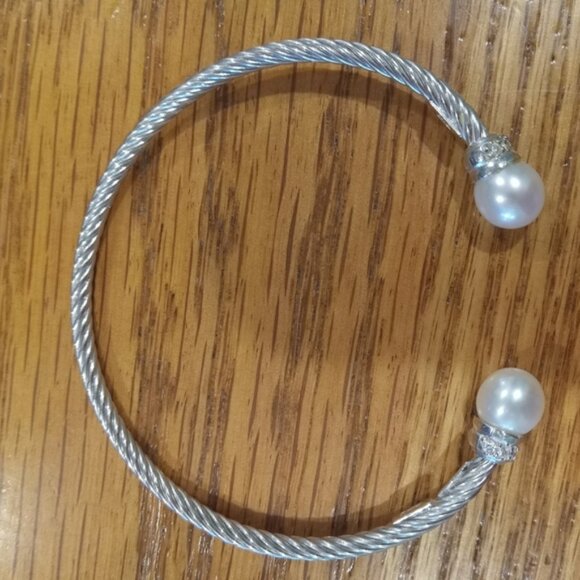 Italian Sterling Silver Salt Water Pearls Bracelet - Picture 1 of 3